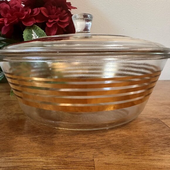 Vintage Inland Glass Casserole Dish with Lid Gold Stripe Design 1950s Oven Table - Picture 4 of 8